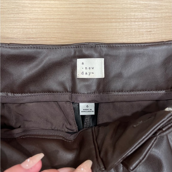 chocolate brown leather pants - Picture 5 of 5